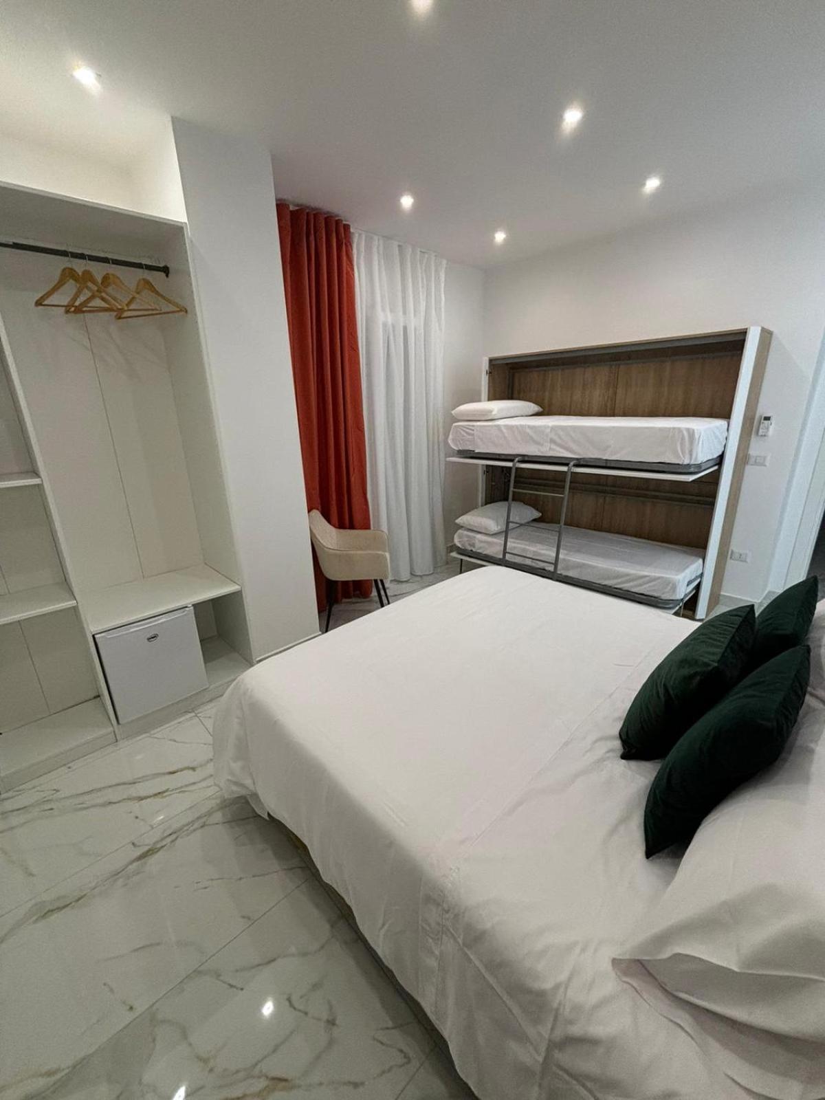 Savior Deluxe Rooms Nápoles Exterior foto